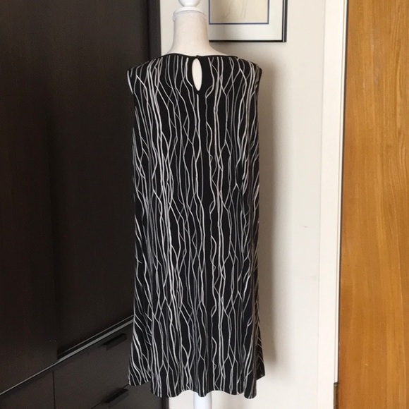 Black & White sleeveless Vince Camuto Dress - Picture 3 of 7